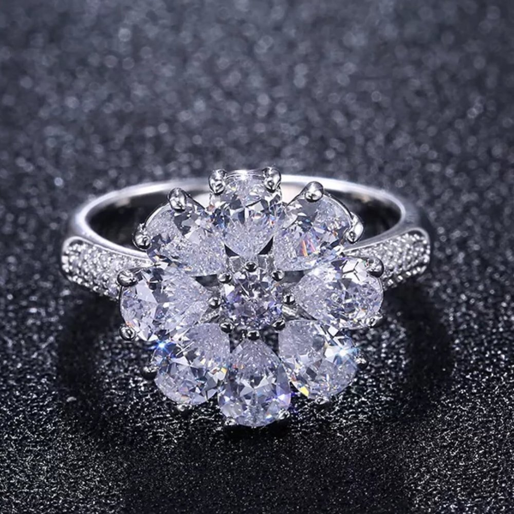 🦋   925 Silver Plated Beautiful White Flower CZ Wedding Ring, FB16FA1132